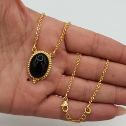 Vergulde ketting met ovale zwarte Onyx hanger