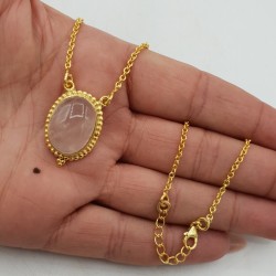 Vergulde ketting met ovale Rozenkwarts hanger