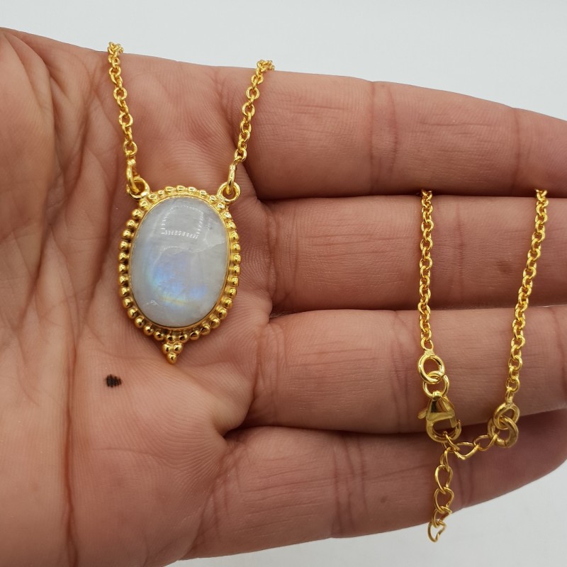 Vergulde ketting met ovale Maansteen hanger