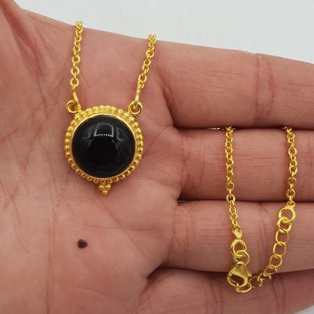 Vergulde ketting met ronde zwarte Onyx hanger