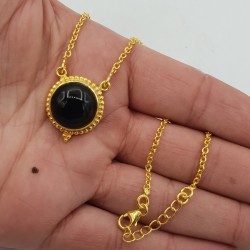 Vergulde ketting met ronde zwarte Onyx hanger