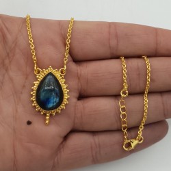 Vergulde ketting met Labradoriet hanger