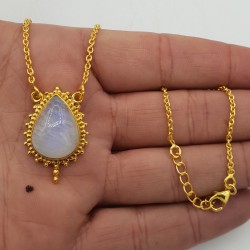 Vergulde ketting met Maansteen hanger