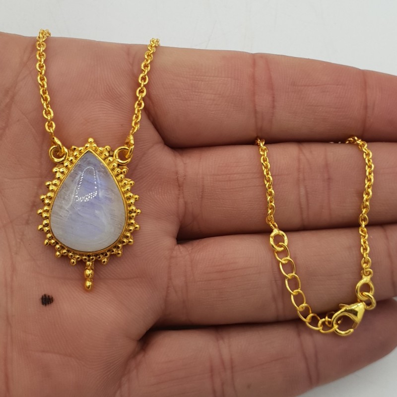 Vergulde ketting met Maansteen hanger