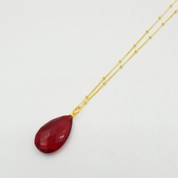 Vergulde ketting met Granaat rode quartz druppel