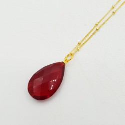 Vergulde ketting met Granaat rode quartz druppel