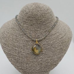 Vergulde ketting met klaver hanger van Labradoriet