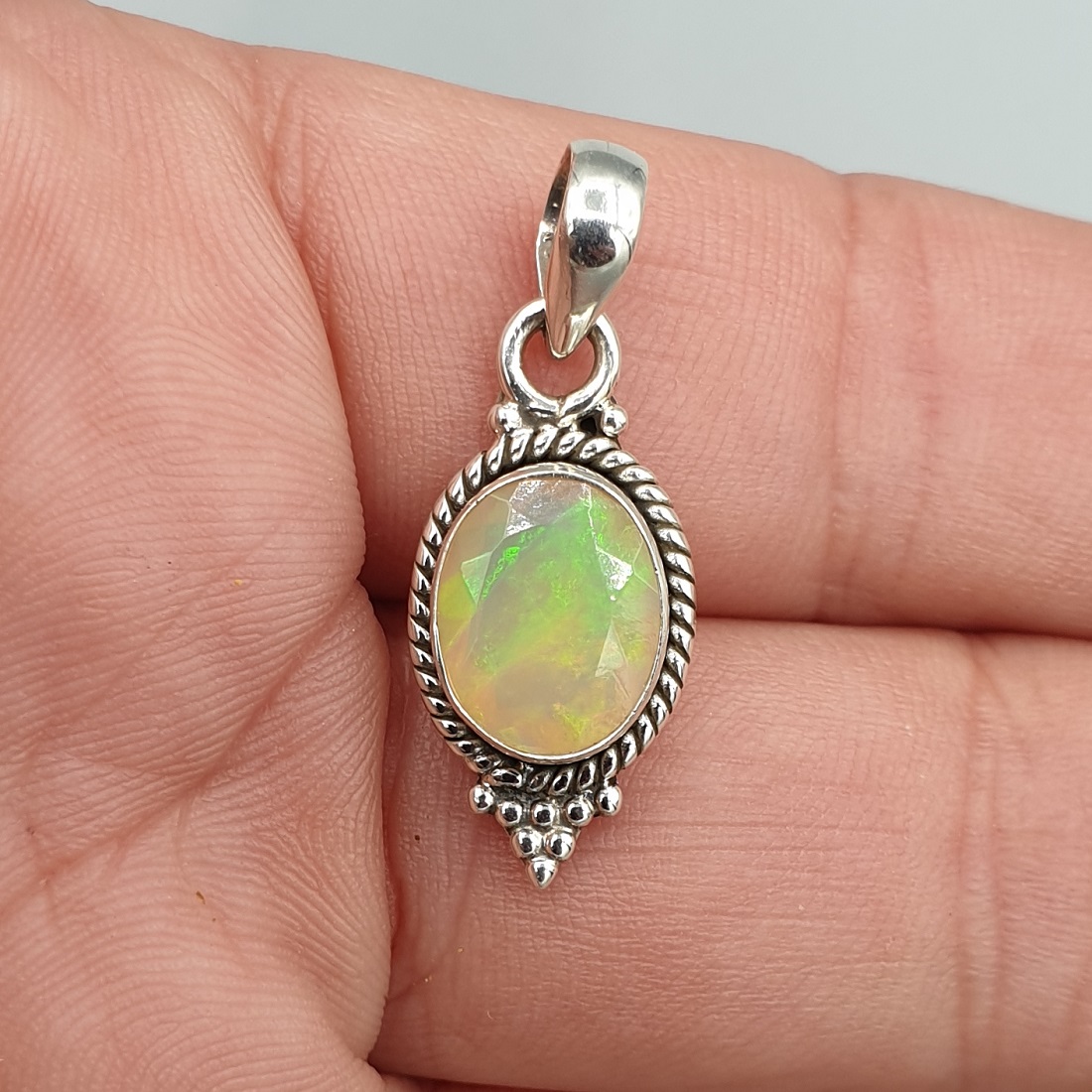 925 Sterling zilveren hanger ovale Ethiopische Opaal
