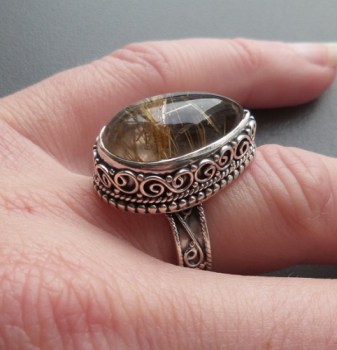 Zilveren ring gouden Rutielkwarts in bewerkte setting 17.3 mm
