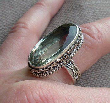 Zilveren ring ovale groene Amethist bewerkte setting 17.5 mm