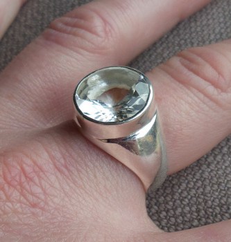 Zilveren ring gezet met ronde witte Topaas 18.7 mm