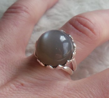 Zilveren ring met ronde perzik Maansteen 16.5 mm