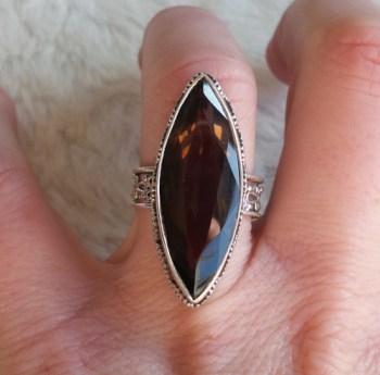 Zilveren ring grote marquise Smokey Topaas bewerkte setting 17.5