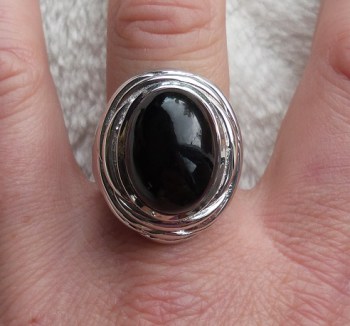 Zilveren ring gezet met cabochon zwarte Onyx 19 mm