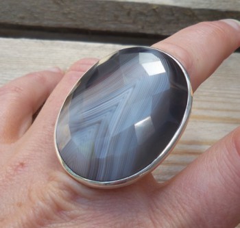 Zilveren ring gezet met grote grijze Botswana Agaat 18 mm