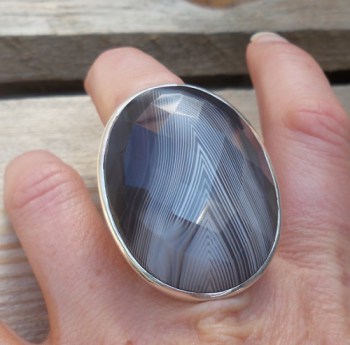 Zilveren ring gezet met grote grijze Botswana Agaat 18 mm