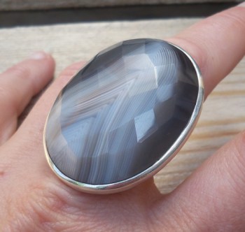 Zilveren ring gezet met grote grijze Botswana Agaat 18 mm