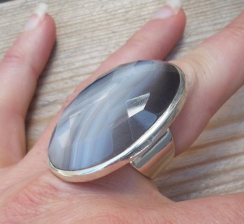 Zilveren ring gezet met grote grijze Botswana Agaat 18 mm