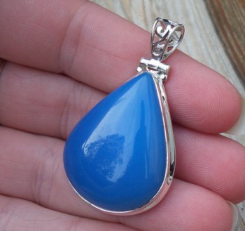 Zilveren hanger brede druppelvorm cabochon blauwe Chalcedoon