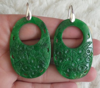 Zilveren oorbellen met ovale uitgesneden groene Jade