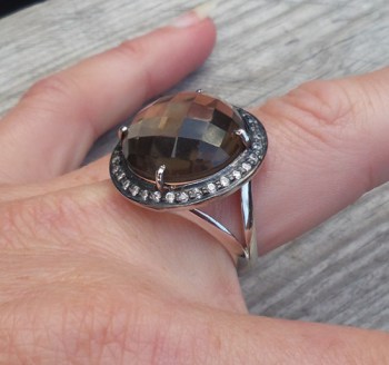 Zilveren ring gezet met ronde Smokey Topaas en Zirkonia 19 mm