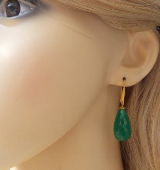 Vergulde oorbellen met groene Onyx briolet