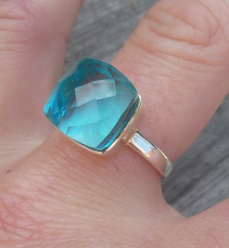 Zilveren ring gezet met blauw Topaas