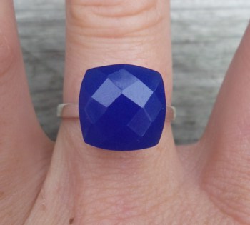 Zilveren ring gezet met blauw Chalcedoon