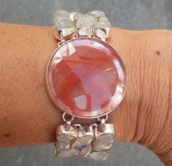 Zilveren armband gezet met regenboog Maansteen en Cherry quartz