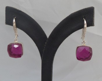 Zilveren oorbellen vierkante roze Toermalijn quartz en Zirkonia