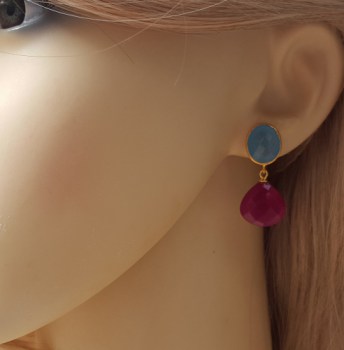 Vergulde oorbellen met blauw Chalcedoon en fuchsia roze Chalcedo