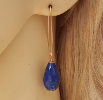 Rosé vergulde oorbellen met Lapis Lazuli briolet