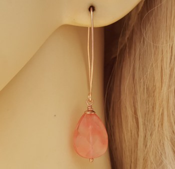 Rosé vergulde oorbellen met cherry quartz briolet