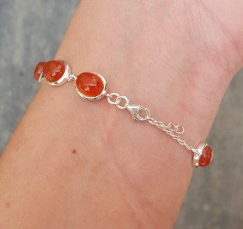 Zilveren armband met ovale Carneool schakels