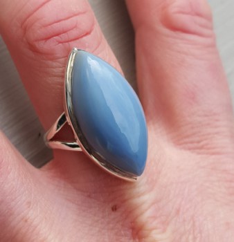 Zilveren ring gezet met marquise blauwe Opaal 18.5 mm