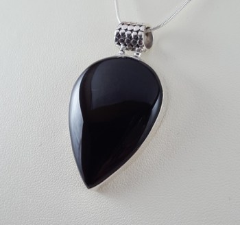 Zilveren hanger met brede druppelvorm zwarte Onyx