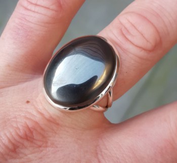 Zilveren ring gezet met brede ovale Hematiet 18 mm