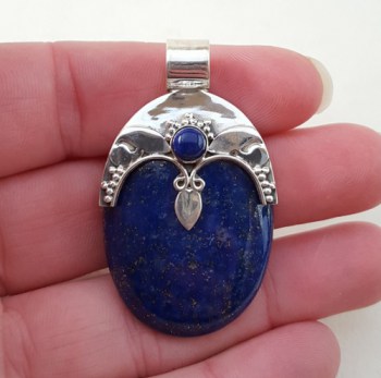 Zilveren hanger gezet met ovale en ronde Lapis Lazuli