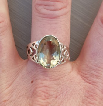 Zilveren ring gezet met ovale groene Amethist 19 mm