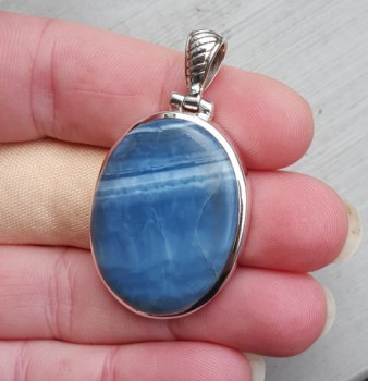 Zilveren hanger gezet met blauw Opaal