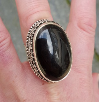 Zilveren ring met grote ovale cabochon Onyx bewerkte setting 19 