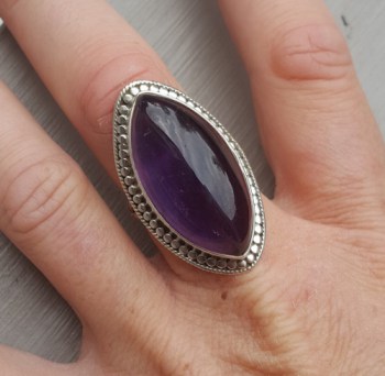 Zilveren ring gezet met grote marquise Amethist 18 mm