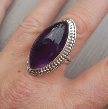 Zilveren ring gezet met grote marquise Amethist 18 mm