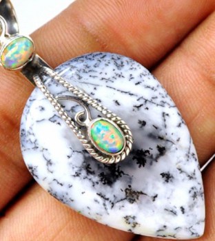 Zilveren edelsteen hanger met Dendriet Opaal en fire Opaal