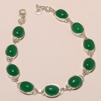 Zilveren armband gezet met ovale cabochon groene Onyxen