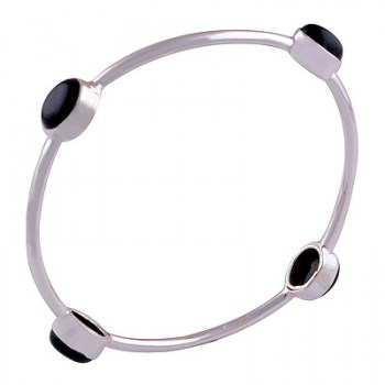 Zilveren armband / bangle gezet met ovale Onyx
