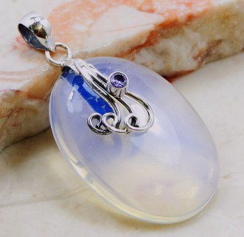 Zilveren edelsteen hanger met ovale Opaliet