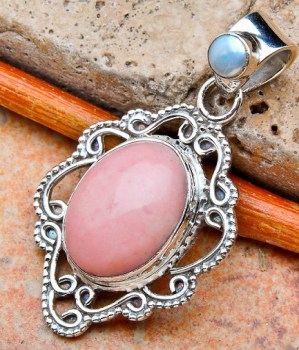 Zilveren edelsteen hanger met roze Opaal en Parel