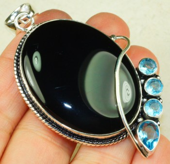 Zilveren edelsteen hanger zwarte Onyx en blauwe Topazen