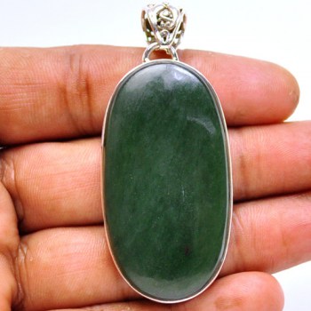 Zilveren hanger met grote ovale groene Jade